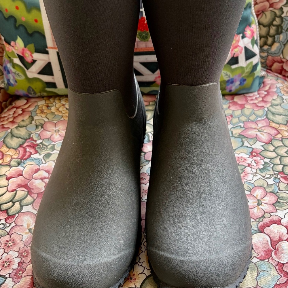 Womens' Musk Boots - Size 9, Grey